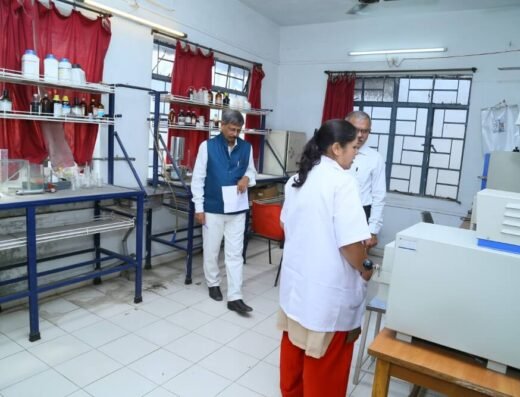 Ashtang Ayurved Mahavidyalaya and Rugnalaya