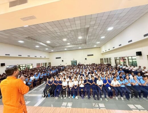 Dr. Rakesh Agarwal